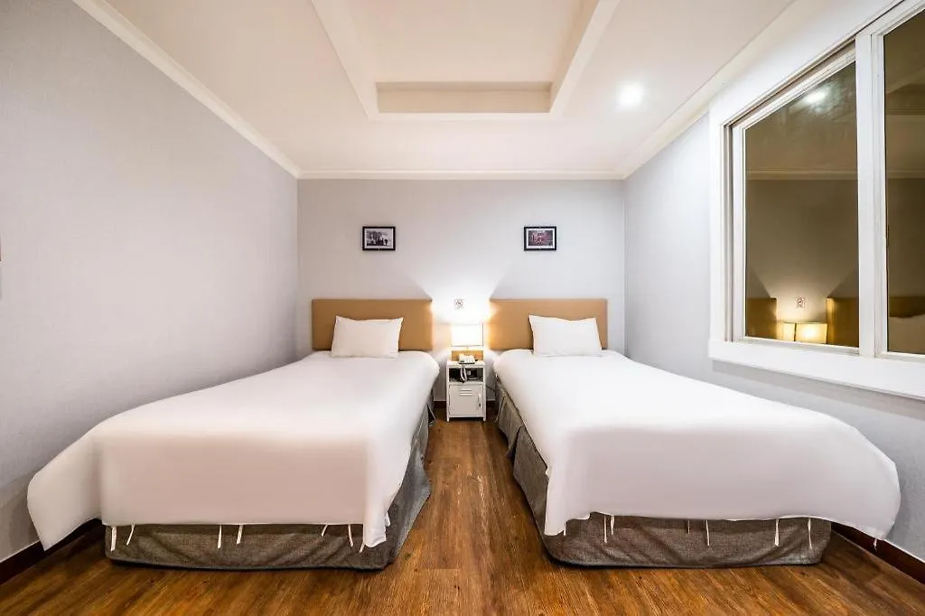 Check Inn Hotel Jeju 3*,