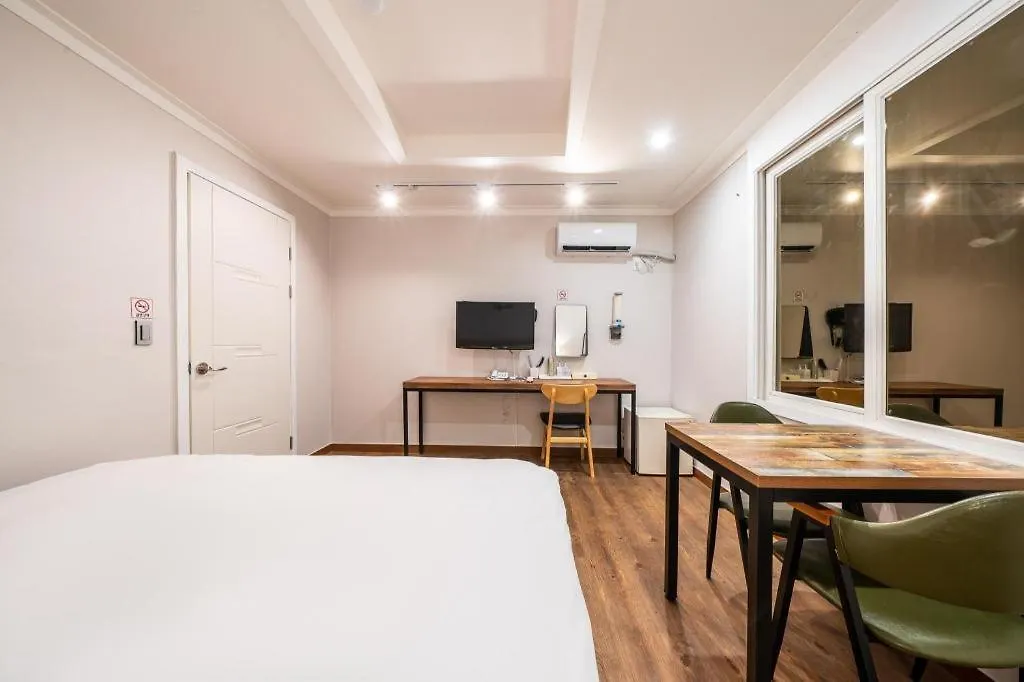 Check Inn Hotel Jeju