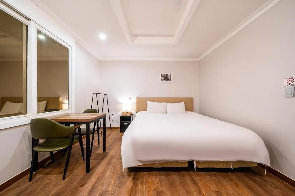 Check Inn Hotel Jeju 3*,