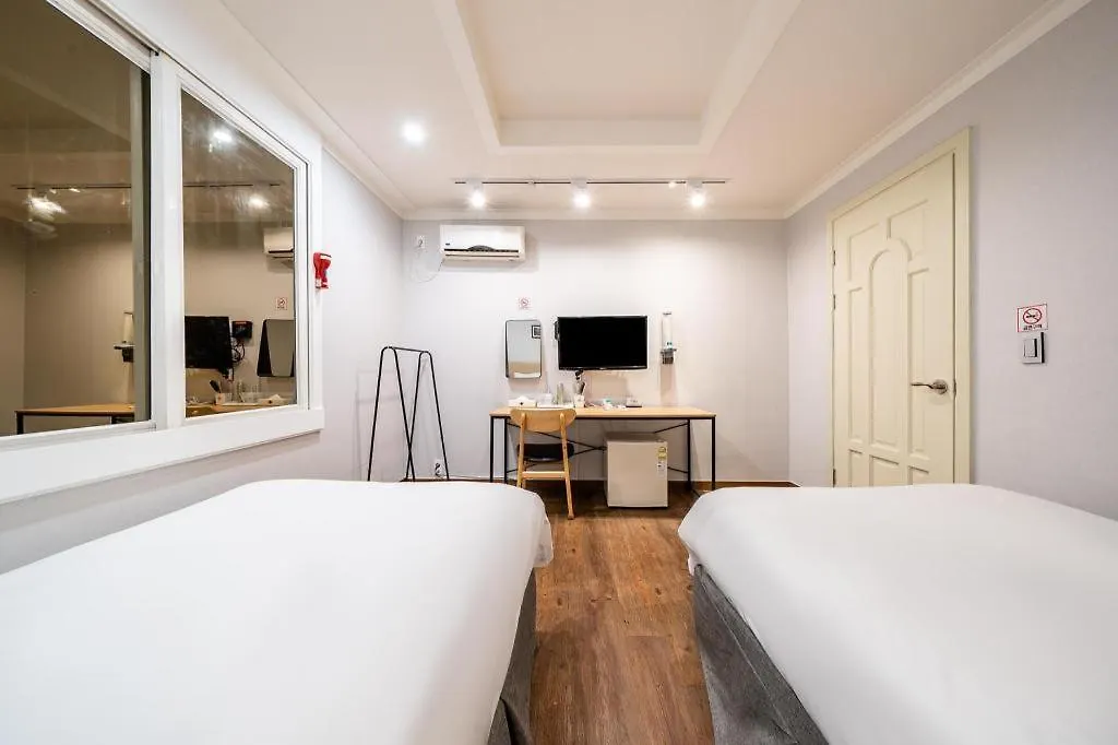 Check Inn Hotel Jeju 3*,